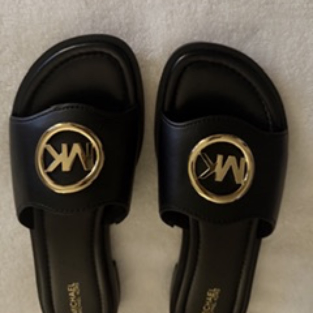 Michael Kors Hannah Signature Slide Sandal Size 9.5 black, new